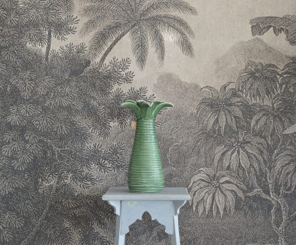 Vase vert en forme de palmier